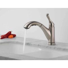 Delta Grant Single Handle Lever Pull-Out Kitchen Faucet, Chrome